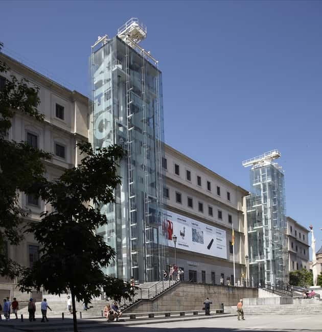 Madrid: Reina Sofía Museum Guided Tour, Small Group - Seeing Guernica with its political weight