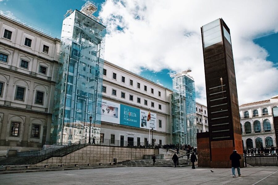Madrid: Reina Sofia Museum Skip-the-Line Guided Museum Tour - Why the Reina Sofia works best with a guide