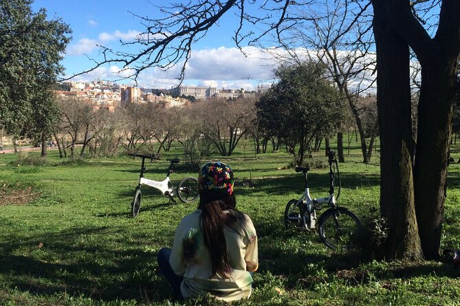 Madrid Retiro Park and Literary Quarter by Bike - Safety, equipment, and the pace of the group