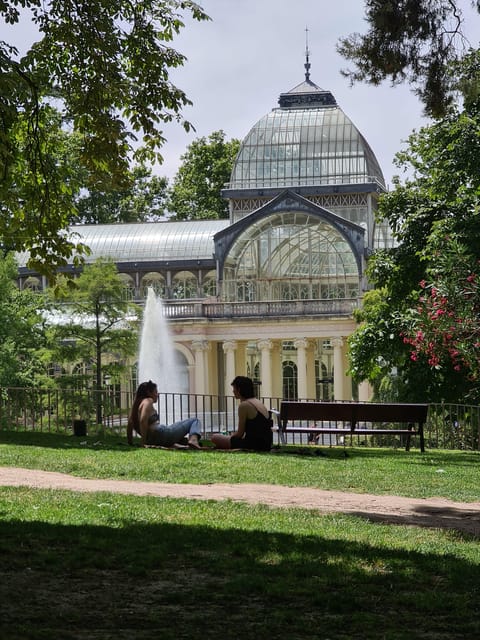 Madrid: Retiro Park Guided Tour with a Photographer - Photo Stops With Your Own Phone or Camera