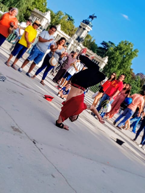 Madrid: Retiro Park Guided Tour with a Photographer - Starting at Alcalá Gate and the Park Entrance