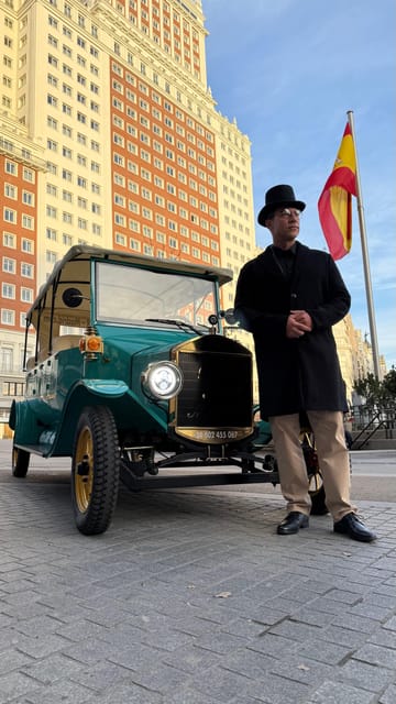 Madrid Retro Tour 120 min, old town, modern Madrid + surprise destination - Guides, languages, and personal attention
