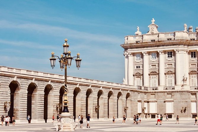 Madrid Royal Palace and Prado Museum Private Tour with Transfers - Two hours inside the Royal Palace