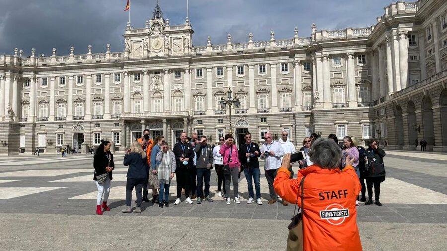 Madrid: Royal Palace Entry Ticket and Small Group Tour - Why Madrid’s Royal Palace deserves a guided visit