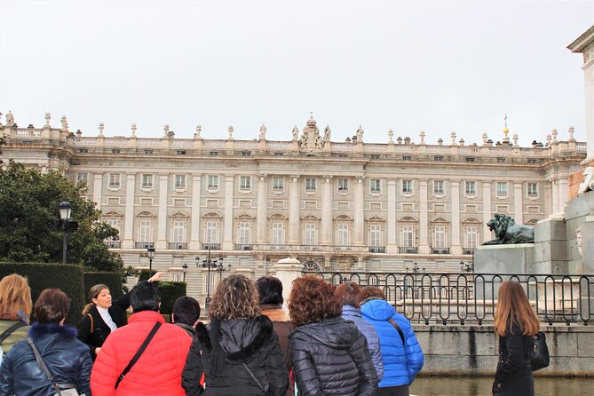 Madrid: Royal Palace Expert Guided Tour with Optional Tapas - Sabatini Garden views and palace exteriors