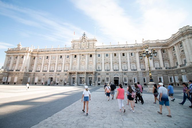 Madrid: Royal Palace Expert Guided Tour with Optional Tapas - Why priority entry is worth paying for