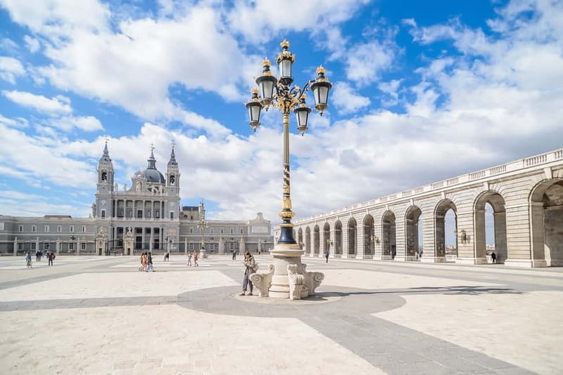 Madrid: Royal Palace Expert Guided Tour with Skip-the-Line - The Throne Room and the art of royal theater