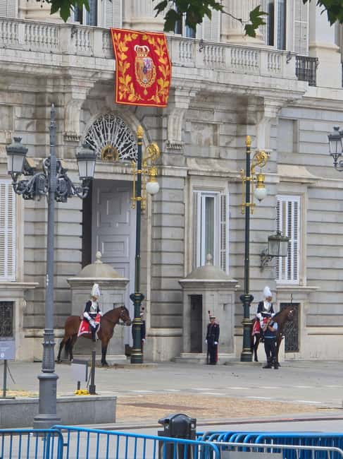 Madrid: Royal Palace Guided Tour w/ Skip-the-Line Entry - Why the Royal Palace works best with a guide