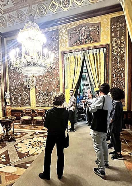 Madrid: Royal Palace Guided Tour with Entry Ticket - What the guide adds to the palace