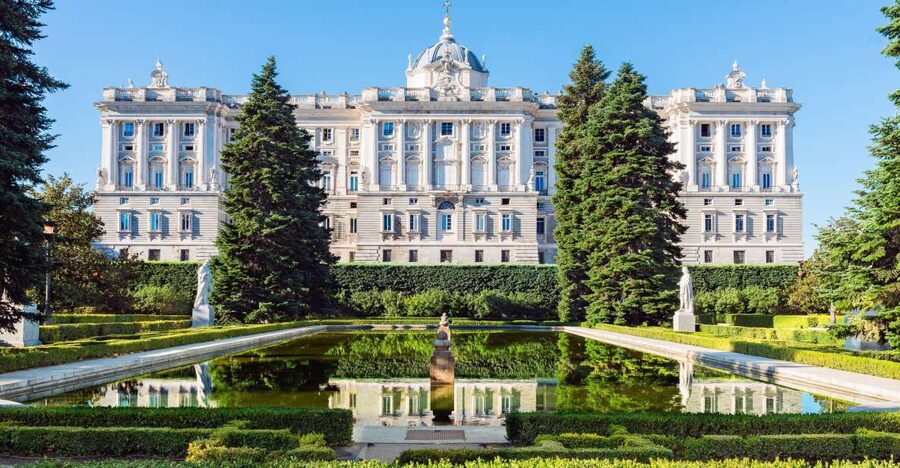 Madrid: Royal Palace Guided Tour with Entry Ticket - Early entry and the first look inside