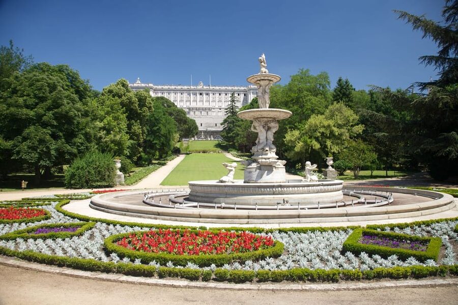 Madrid: Royal Palace Guided Tour with Skip-the-Line Entry - Private rooms and the personalities of royalty