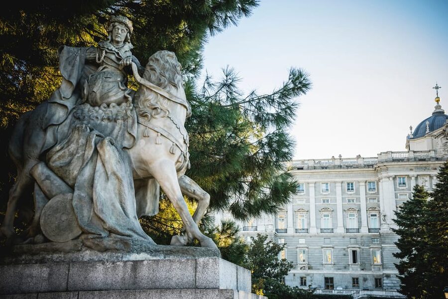 Madrid: Royal Palace Guided Tour with Skip-the-Line Entry - Booking, timing, and cancellation