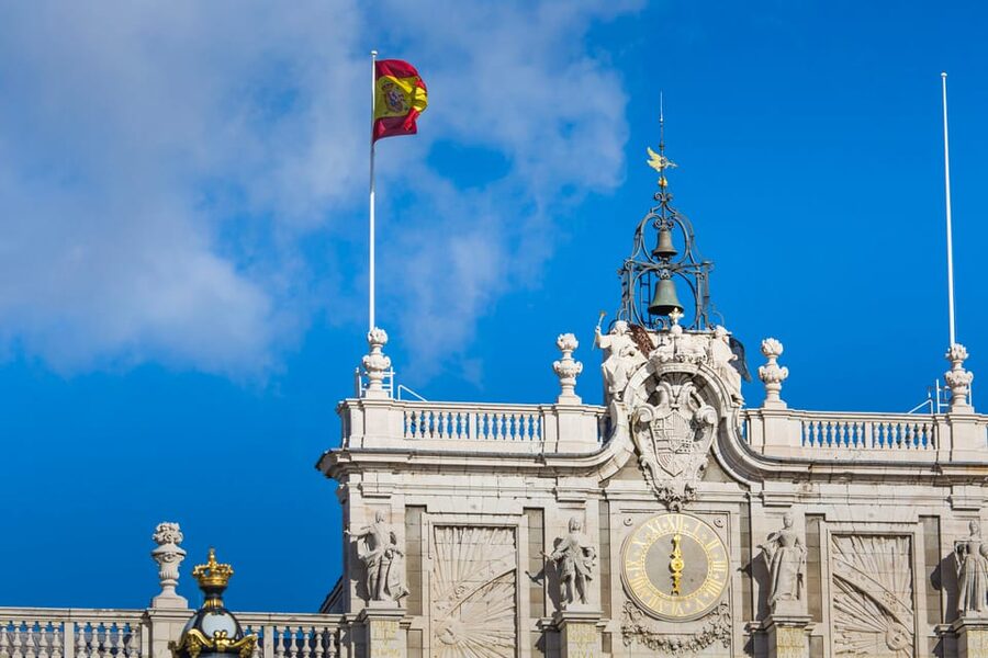 Madrid: Royal Palace Guided Tour with Skip-the-Line Entry - The official rooms: ceremony on a grand scale