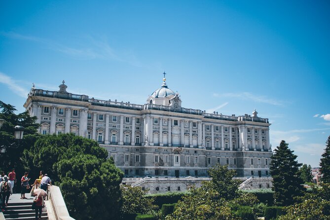 Madrid: Royal Palace Guided Tour with Skip the Line Ticket - A two-hour visit, with some variation