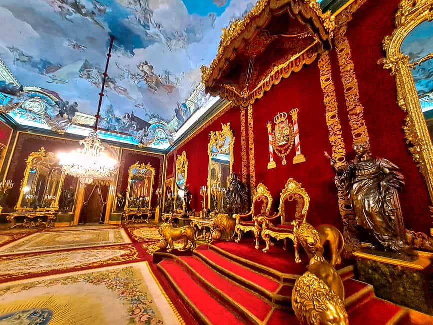 Madrid Royal Palace & Prado Museum + hotel pick-up & tickets - The Royal Armory’s medieval and Renaissance armor