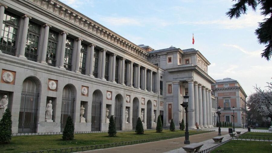 Madrid Royal Palace & Prado Museum + hotel pick-up & tickets - How to make the most of the four hours