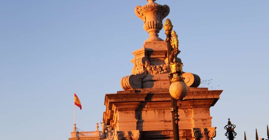Madrid: Royal Palace Private Tour with Entry Ticket - Starting beside the San Peter statue