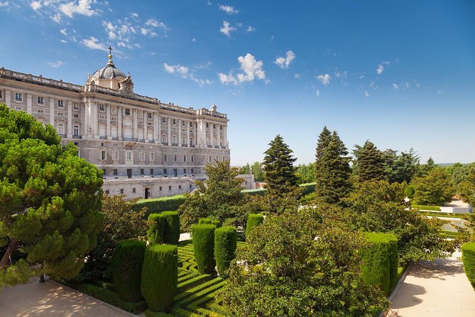 Madrid Royal Palace Private Tour with Skip-the-line Ticket - The 90-minute route and its pace
