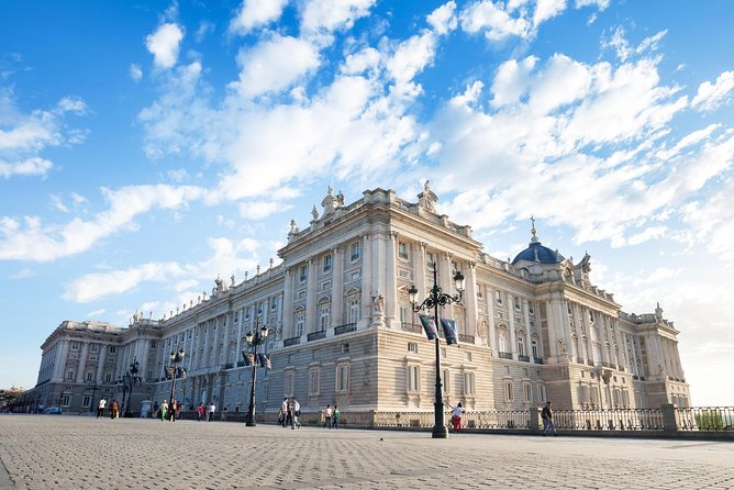 Madrid Royal Palace Professional Guided Tour with Skip the Line - Timed entry and security at the palace