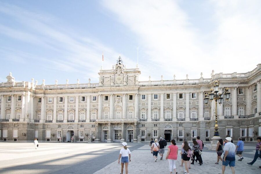 Madrid: Royal Palace Tour, Flamenco Show, & Tapas with Drink - Key points to know before booking