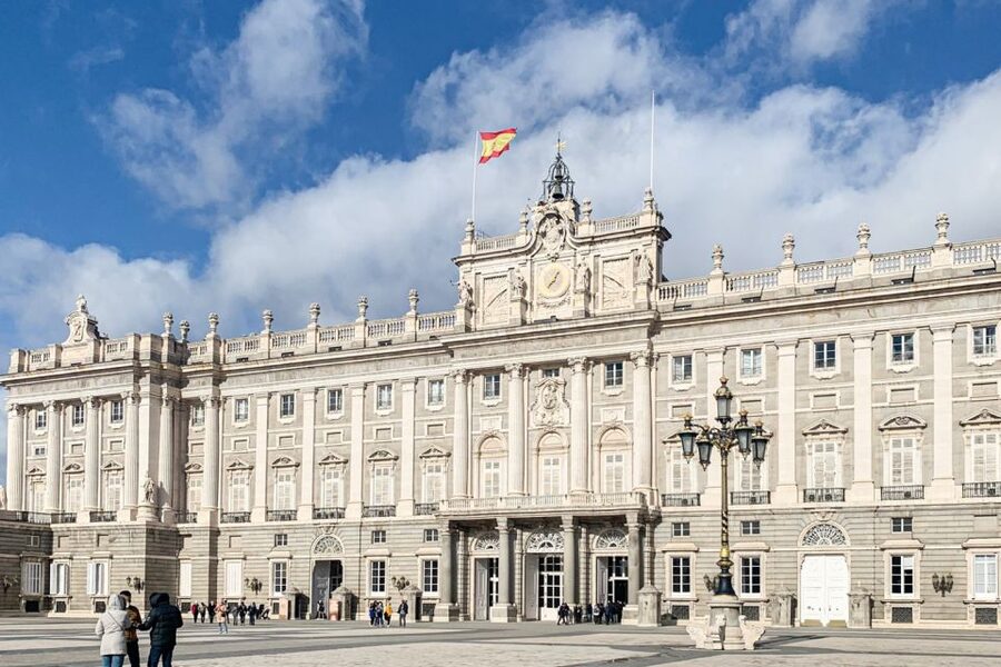 Madrid: Royal Palace Tour, Flamenco Show, & Tapas with Drink - Starting at Opera and reaching Madrid’s Royal Palace