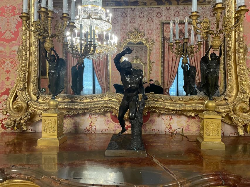 Madrid: Royal Palace tour - semi private or private - Reading the palace through its decoration