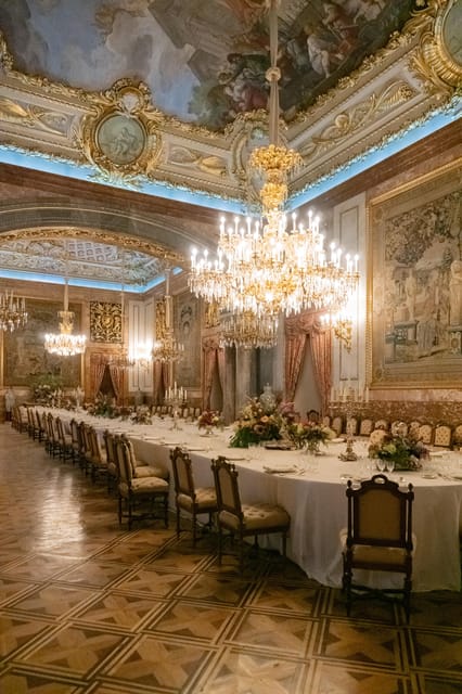Madrid: Royal Palace VIP Tour with Skip-the-Line Ticket - The guides are the heart of the experience