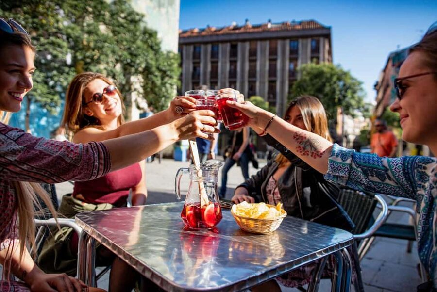 Madrid’s Walking Tour: A Food Tasting Journey - Plaza de Oriente and the Royal Palace