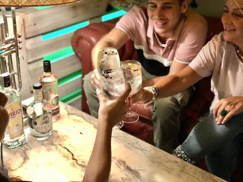 Madrid: San Miguel view Gin and Tonic Workshop with Tapas - Noise, atmosphere, and comfort