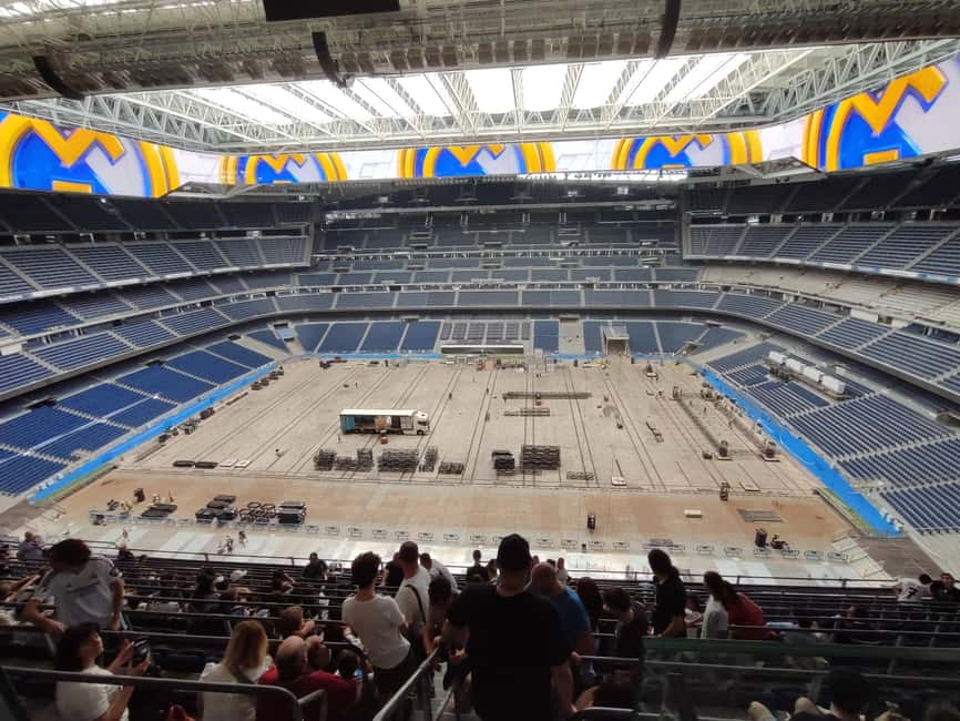 Madrid: Santiago Bernabéu Stadium Guided Tour - Digital player photos and optional extras