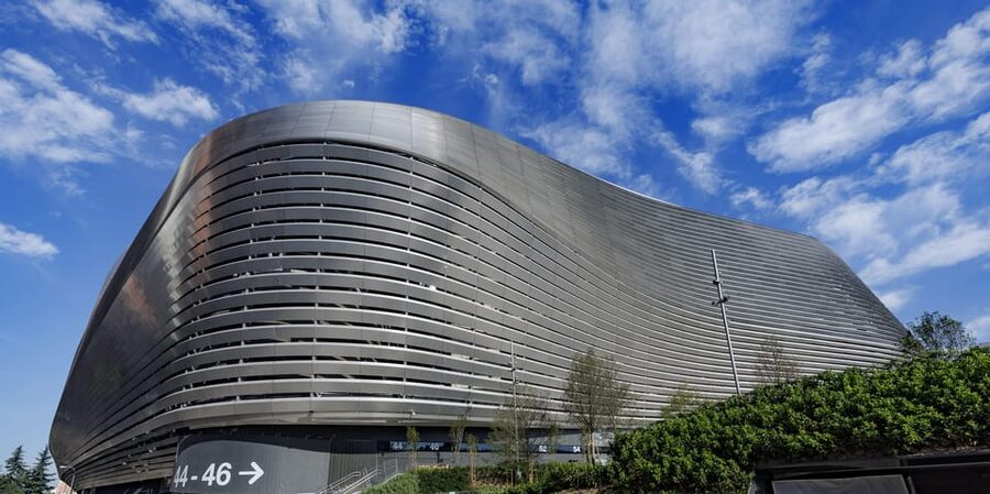 Madrid: Santiago Bernabéu Stadium Guided Tour - English or Spanish guide commentary