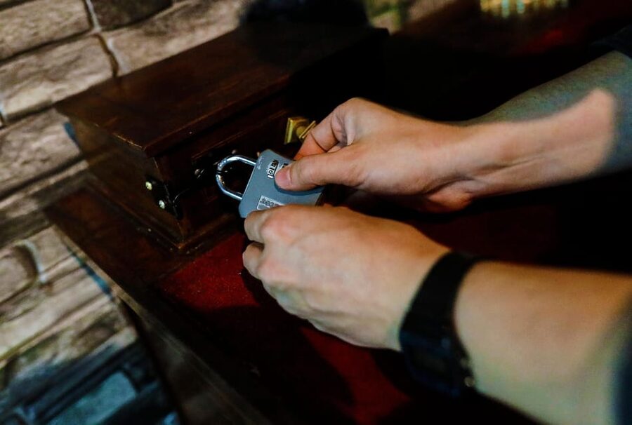 Madrid: Scary Escape Room "The Haunted Box" - How Scary Is the Room?