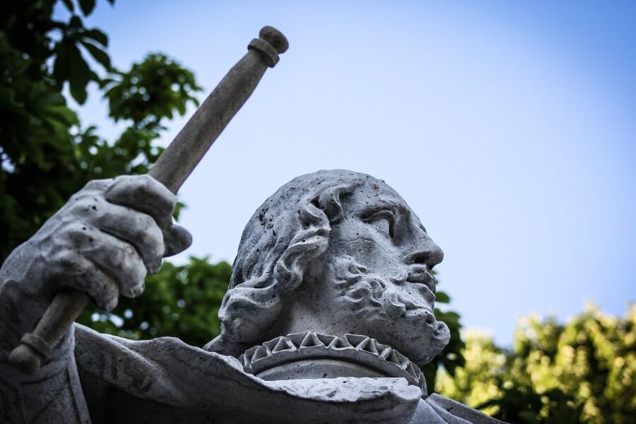 Madrid: Secrets of Retiro Park 2-Hour Walking Tour - Why Retiro Park deserves two hours