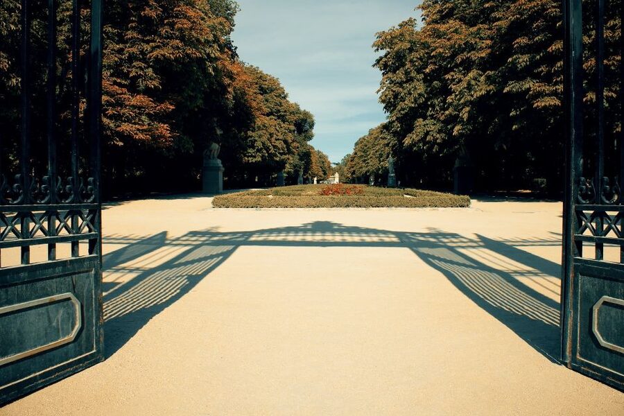Madrid: Secrets of Retiro Park 2-Hour Walking Tour - The Great Pond and Paseo de las Estatuas