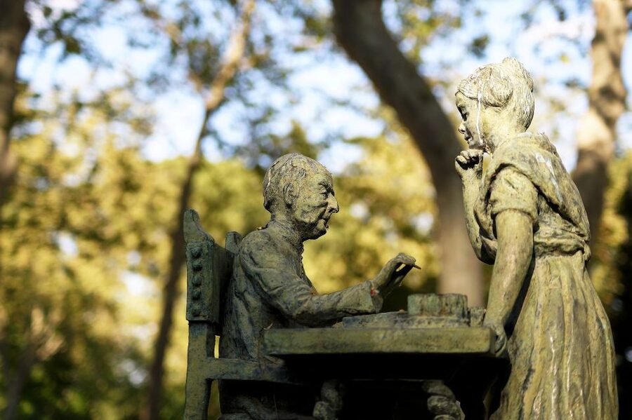 Madrid: Secrets of Retiro Park 2-Hour Walking Tour - The Fountain of the Fallen Angel