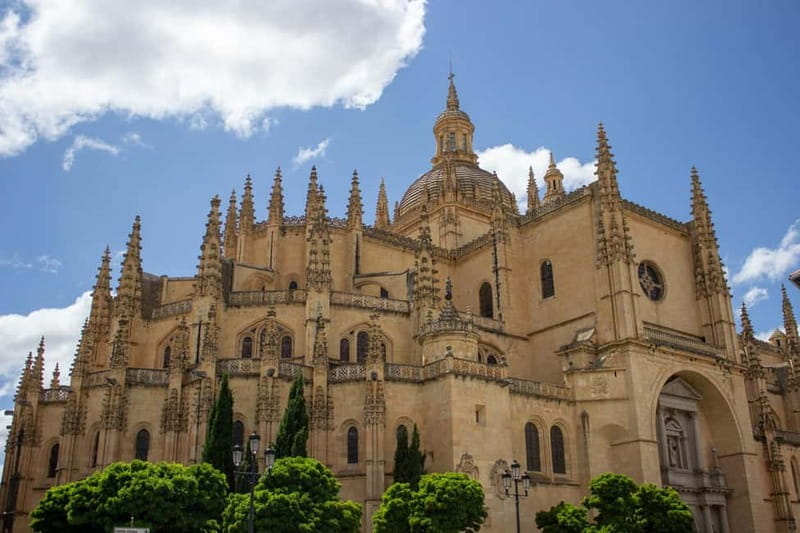 Madrid: Segovia & Ávila Full Day with Alcázar & Wall Tickets - Ávila’s old town and Saint Teresa connections