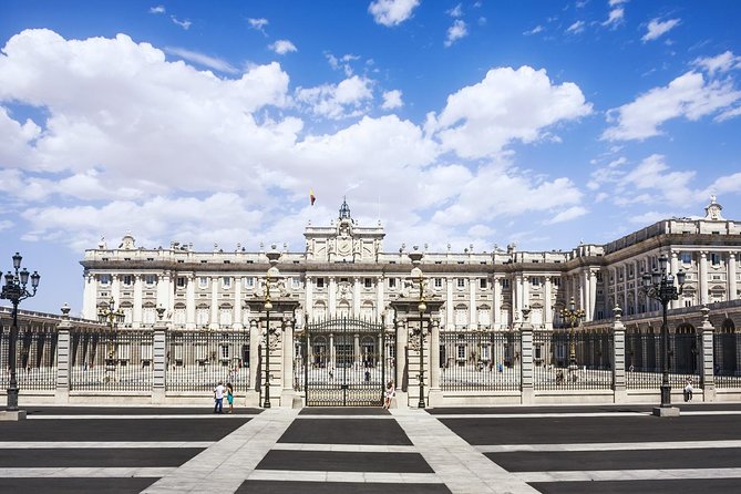 Madrid Sightseeing Tour with Royal Palace Skip the Line Ticket - Gran Vía, Salamanca, and the Modern City