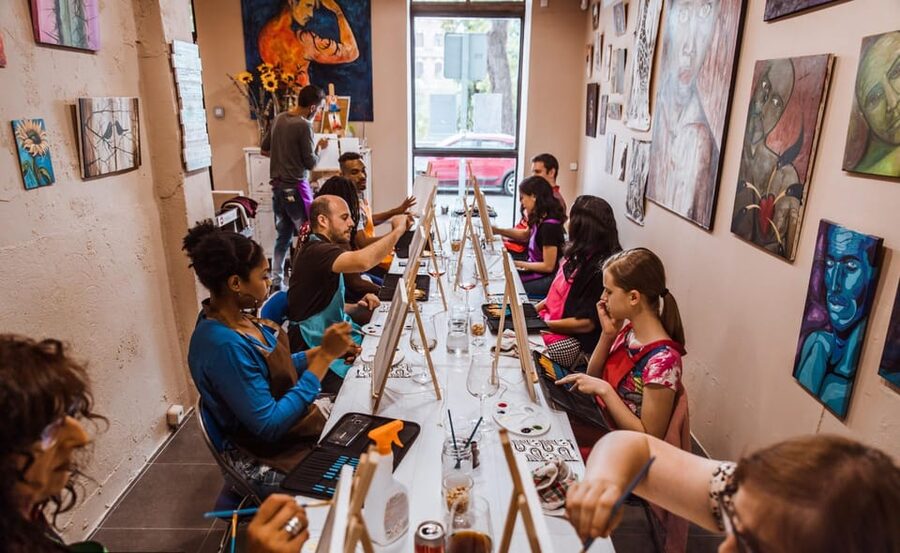 Madrid: Sip&Paint Workshop - Key points to know before you book