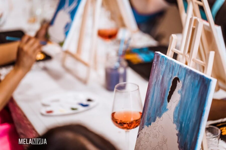 Madrid: Sip&Paint Workshop - A Madrid art class built for beginners