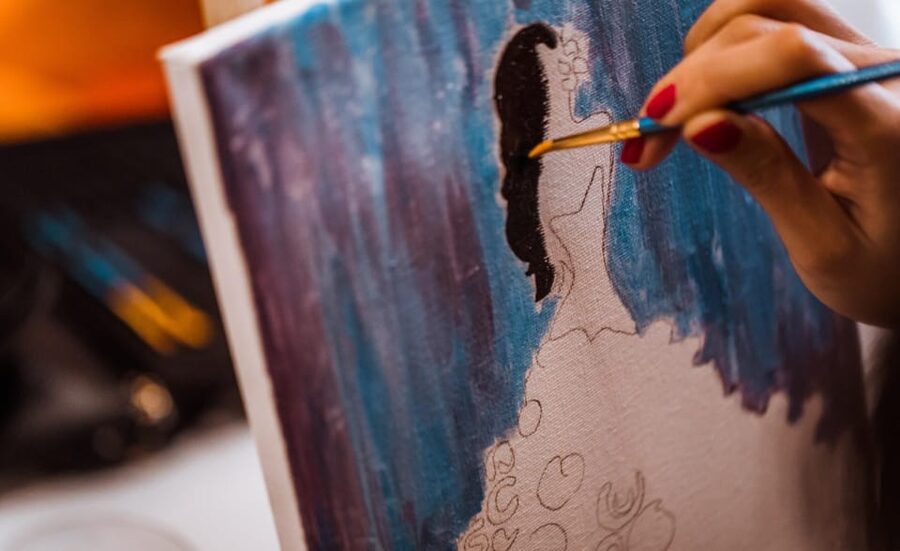 Madrid: Sip&Paint Workshop - What happens during the two-hour session