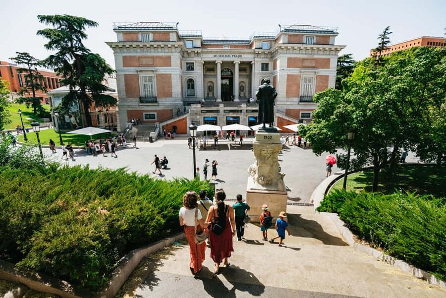 Madrid: Skip-the-Line Prado Museum Guided Tour - The guide makes the difference
