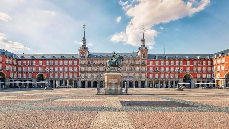 Madrid: Small-group historical walking tour - Plaza Mayor and the layers of old Madrid