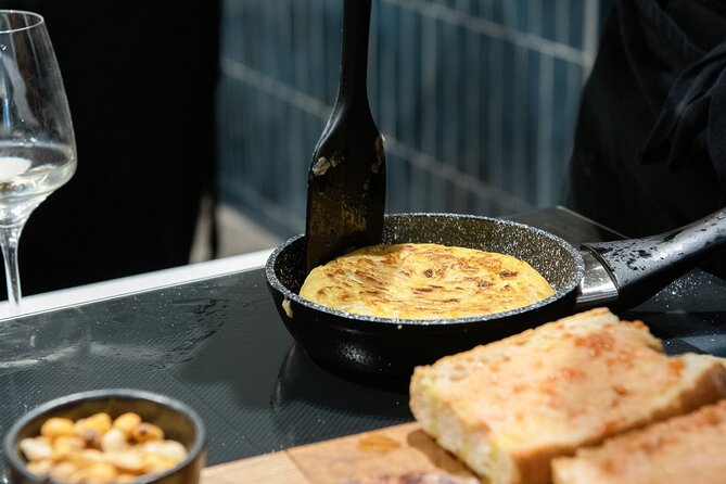 Madrid Spanish Omelet Cooking Class and Bottomless Wine brunch - Is $96.12 a fair price?