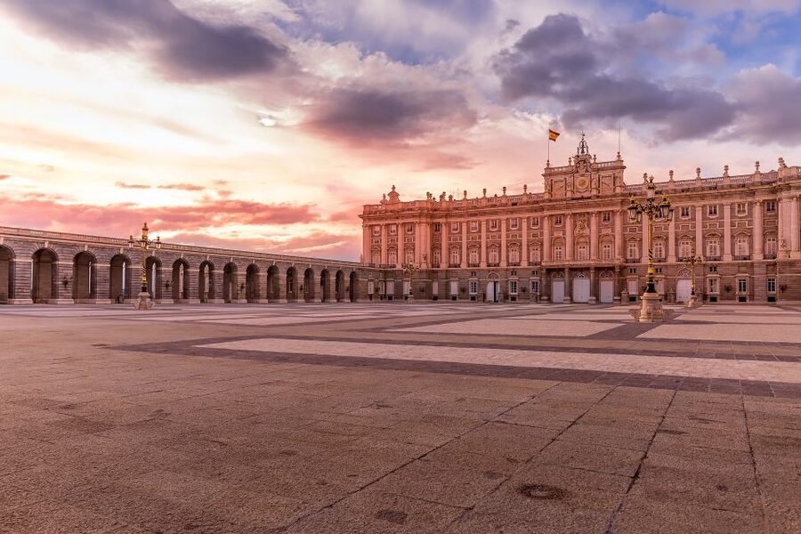 Madrid: Sunset Walking Tour with Optional Flamenco Show - Why sunset is the right time for this Madrid walk