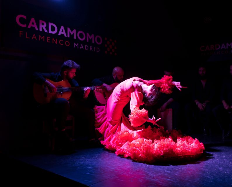 Madrid: Tablao Cardamomo Flamenco Show with 1 drink included - The welcome drink and the real value of $50