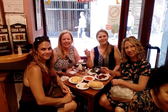 Madrid Tapas & Drinks: A Small Group Culinary Adventure - A short history lesson at Puerta del Sol