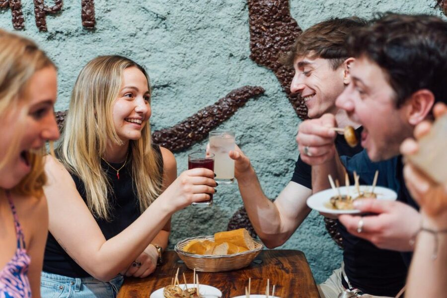 Madrid: Tapas Food Crawl with 6 Tapas and 4 Drinks - How much food do you really get?
