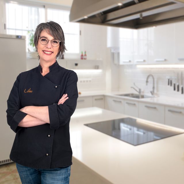 Madrid: Tapas & Paella Cooking Class with Expert Chef - Meeting Lola near Pacifico Metro