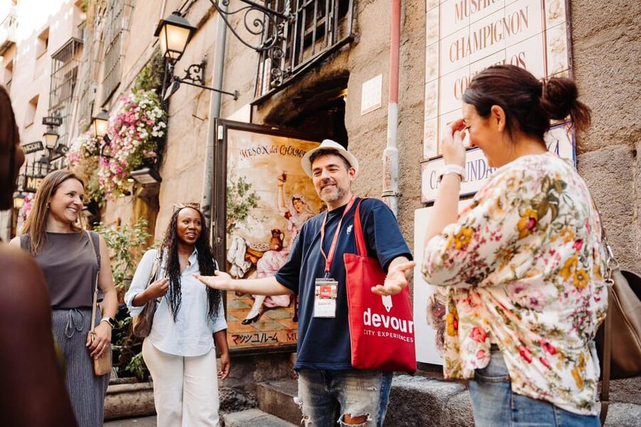 Madrid: Tapas, Taverns & History Tour - Plaza Mayor and Puerta del Sol
