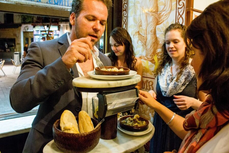 Madrid: Tapas & Wine Tasting Tour with Local Guide - Meeting Federico García Lorca in Plaza de Santa Ana